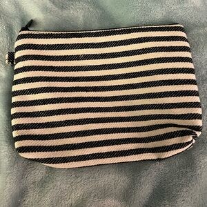 Mini zipper pouch from ThirtyOne